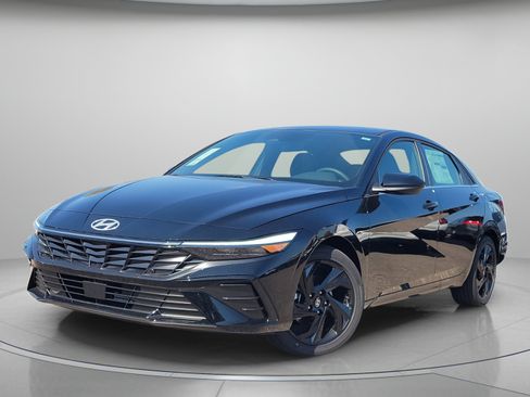 New 2026 Hyundai Elantra SEL Sport Premium FWD image 2