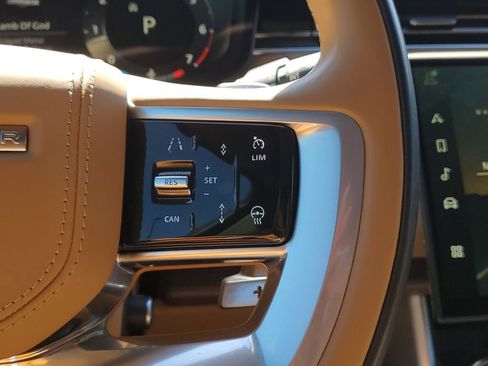 Used 2023 Land Rover Range Rover SE image 18