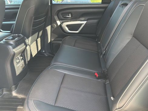 Used 2017 Nissan Titan PRO-4X AWD/4WD image 25