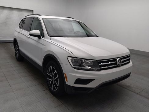 Used 2021 Volkswagen Tiguan SE w/ Panoramic Sunroof Package FWD image 13