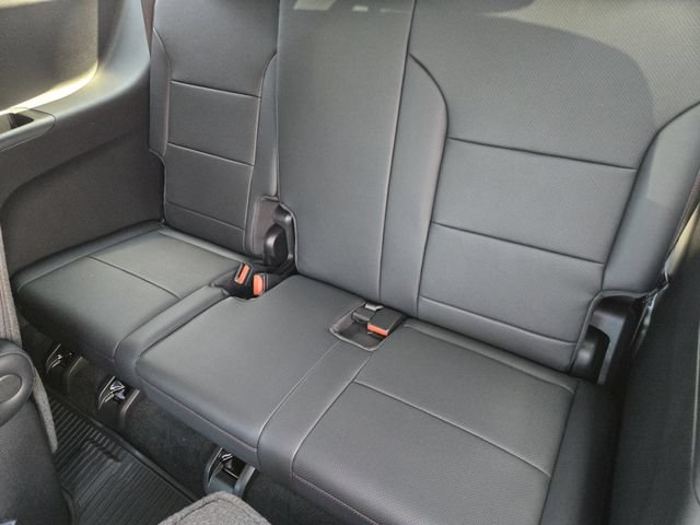 New 2026 Chevrolet Traverse RS w/ LPO, Floor Liner Package FWD image 23