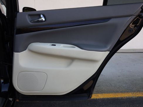 Used 2013 INFINITI G37 Journey w/ Premium Pkg image 22