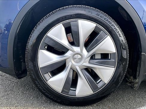Used 2021 Tesla Model Y Long Range image 8
