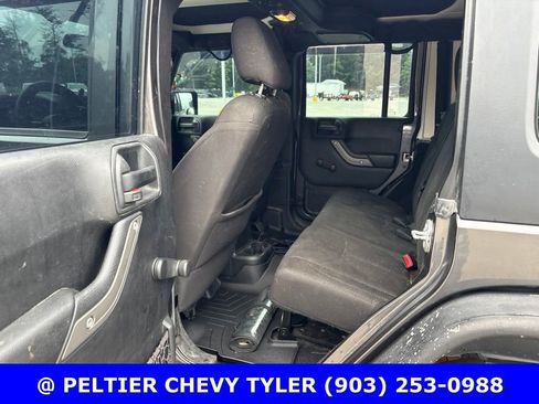 Used 2017 Jeep Wrangler Unlimited Sport w/ Connectivity Group AWD/4WD image 15