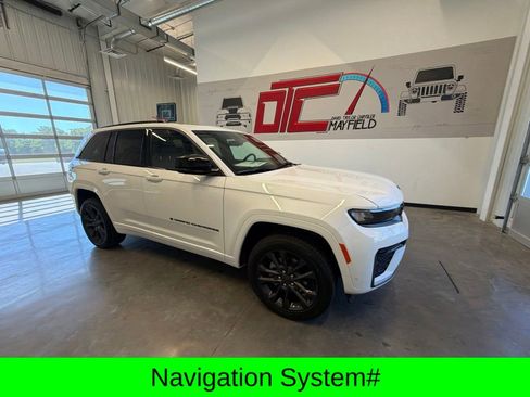 New 2026 Jeep Grand Cherokee Limited AWD/4WD image 2