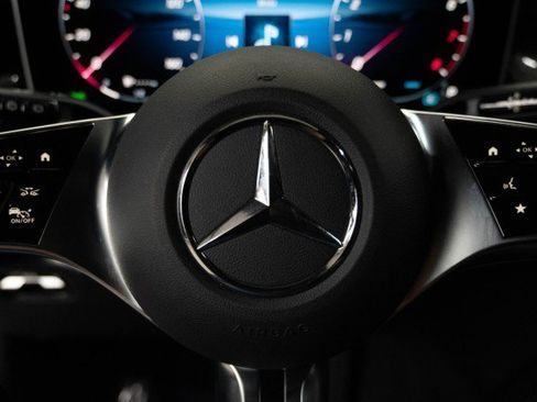 Certified 2026 Mercedes-Benz GLC 300 image 23