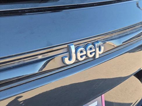 Used 2023 Jeep Grand Cherokee 4WD 4xe image 10