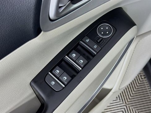 Certified 2025 Kia Soul LX w/ LX Technology Package image 18