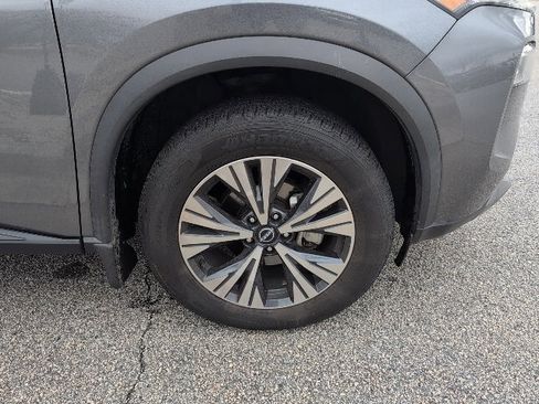 Used 2023 Nissan Rogue SV w/ SV Premium B Package image 4