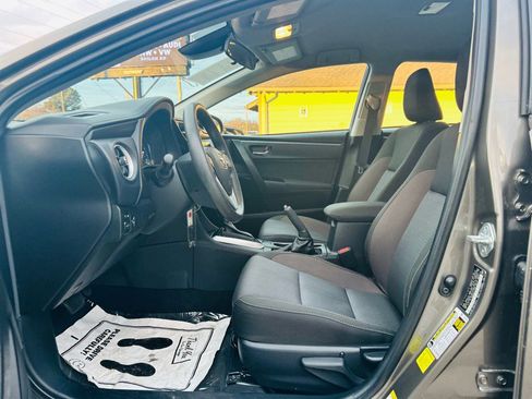 Used 2018 Toyota Corolla LE image 15