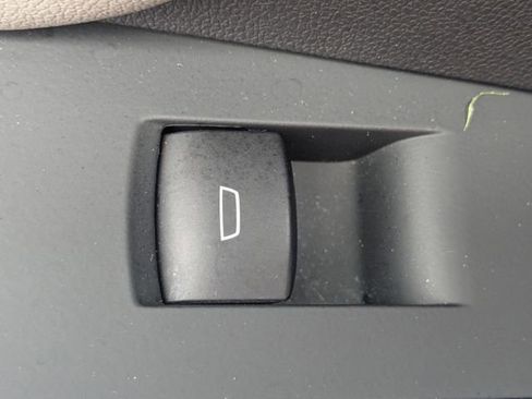 Used 2025 Chevrolet Traverse LT FWD image 26