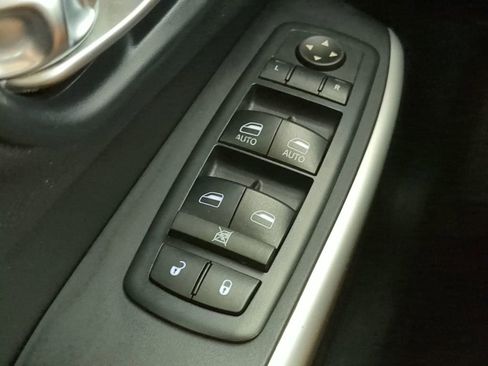Used 2017 Jeep Cherokee Trailhawk w/ Comfort/Convenience Group AWD/4WD image 30