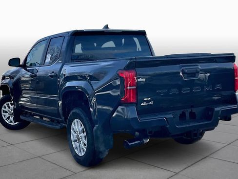 Used 2026 Toyota Tacoma SR5 AWD/4WD image 11