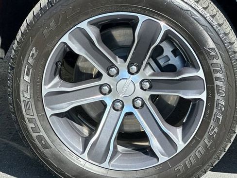 Used 2023 Jeep Grand Wagoneer 4WD w/ Flexible Seating Group image 25