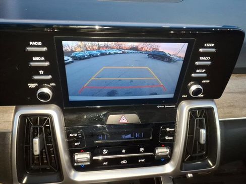 Used 2021 Kia Sorento EX w/ Panoramic Sunroof Package image 28