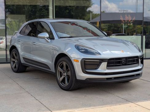 Certified 2026 Porsche Macan AWD/4WD image 7