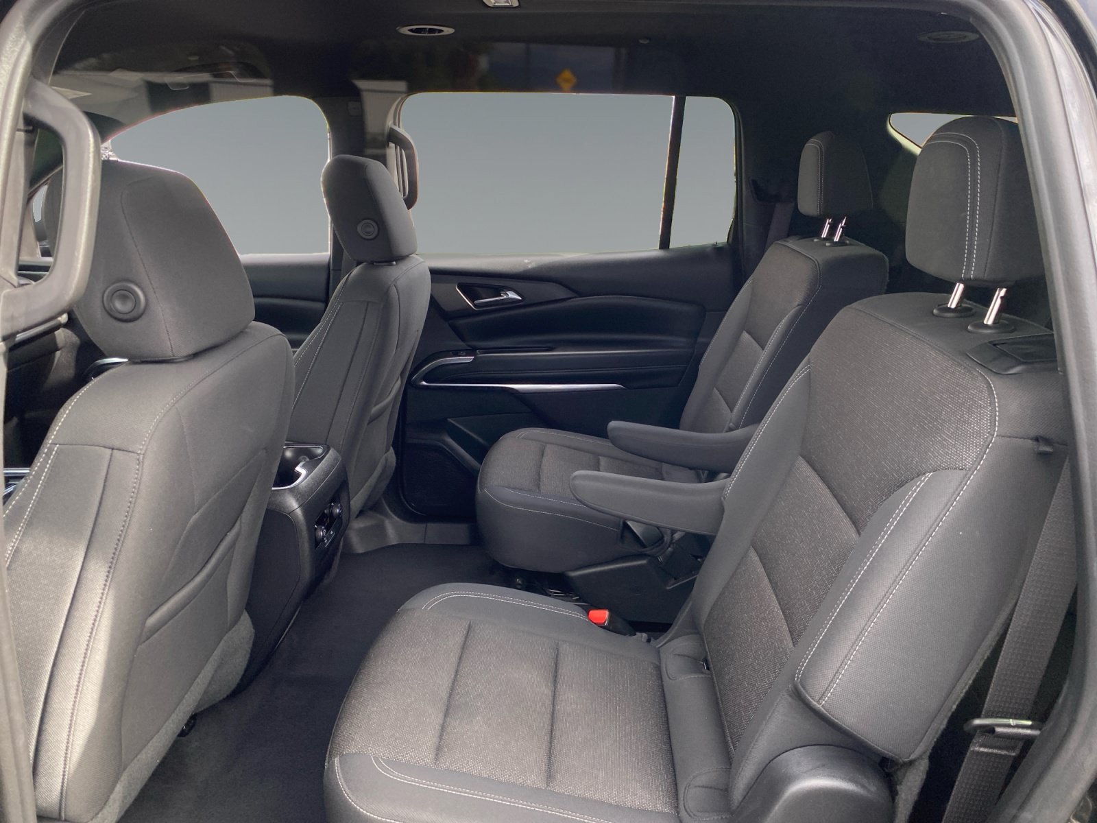Used 2024 Chevrolet Traverse LT FWD image 13