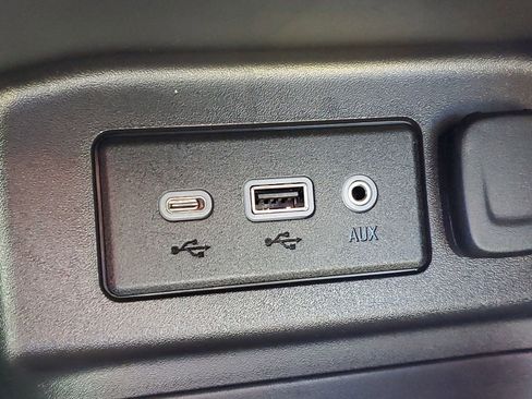 Used 2024 Chevrolet Equinox LT image 28