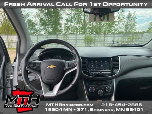 Used 2022 Chevrolet Trax LT w/ Driver Confidence Package AWD/4WD image 11