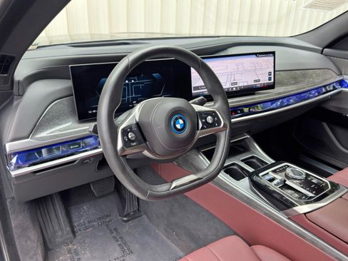 Used 2023 BMW i7 xDrive60 AWD/4WD image 14