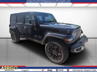 Used 2025 Jeep Wrangler Unlimited Sahara w/ Safety Group AWD/4WD video 1