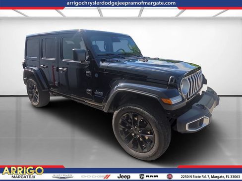 Used 2025 Jeep Wrangler Unlimited Sahara w/ Safety Group AWD/4WD image 1