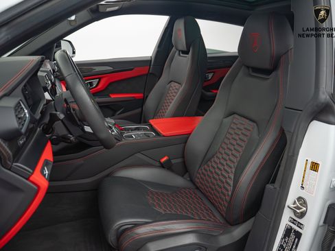 Used 2021 Lamborghini Urus AWD/4WD image 21