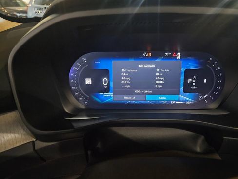 Certified 2025 Volvo XC40 B5 Ultra AWD/4WD image 20