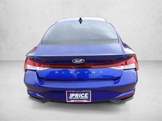 Used 2023 Hyundai Elantra SEL FWD video 3