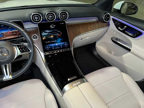 Certified 2025 Mercedes-Benz GLC 300 4MATIC image 39