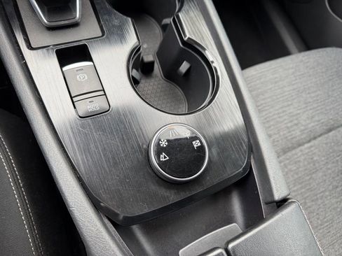 Used 2022 Nissan Rogue SV image 28