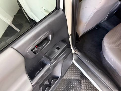 Used 2023 Toyota Tacoma SR AWD/4WD image 32