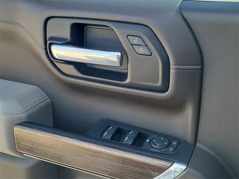 Certified 2022 Chevrolet Silverado 1500 LT w/ Convenience Package II image 18