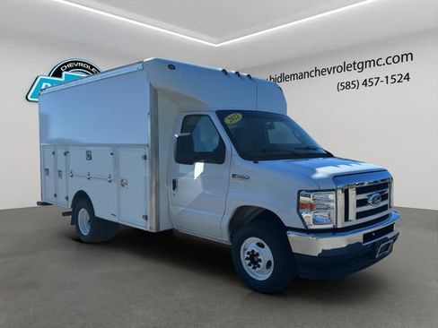 Used 2022 Ford E-350 and Econoline 350 Super Duty w/ Power Windows & Locks Group RWD image 1