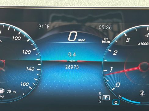 Used 2023 Mercedes-Benz GLB 250 w/ AMG Line image 28