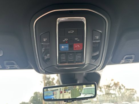 New 2025 Jeep Grand Cherokee L Limited w/ Luxury Tech Group II image 37