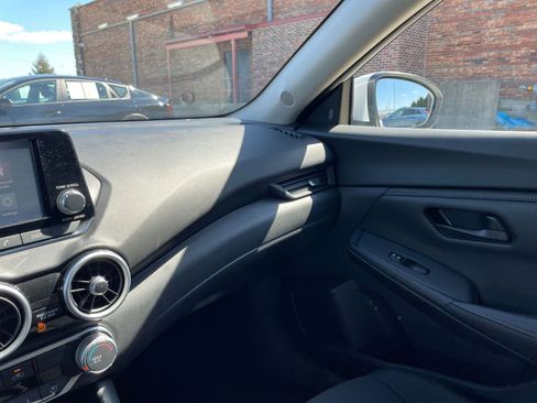 Used 2025 Nissan Sentra S FWD image 33