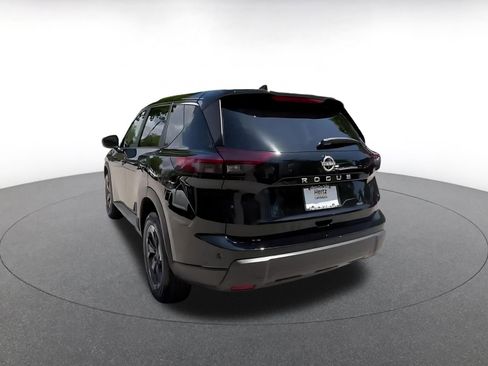 Used 2025 Nissan Rogue SV FWD image 11