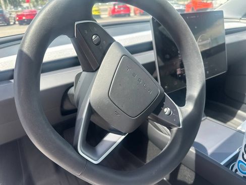 Used 2025 Tesla Model 3 Long Range RWD image 17