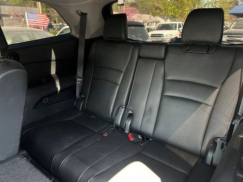 Used 2016 Honda Pilot Touring image 14