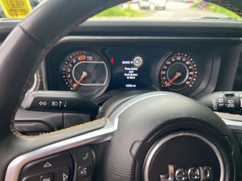 Used 2024 Jeep Wrangler Unlimited Sahara w/ Safety Group AWD/4WD image 15