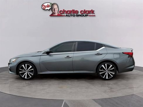 Used 2021 Nissan Altima 2.5 SR image 2