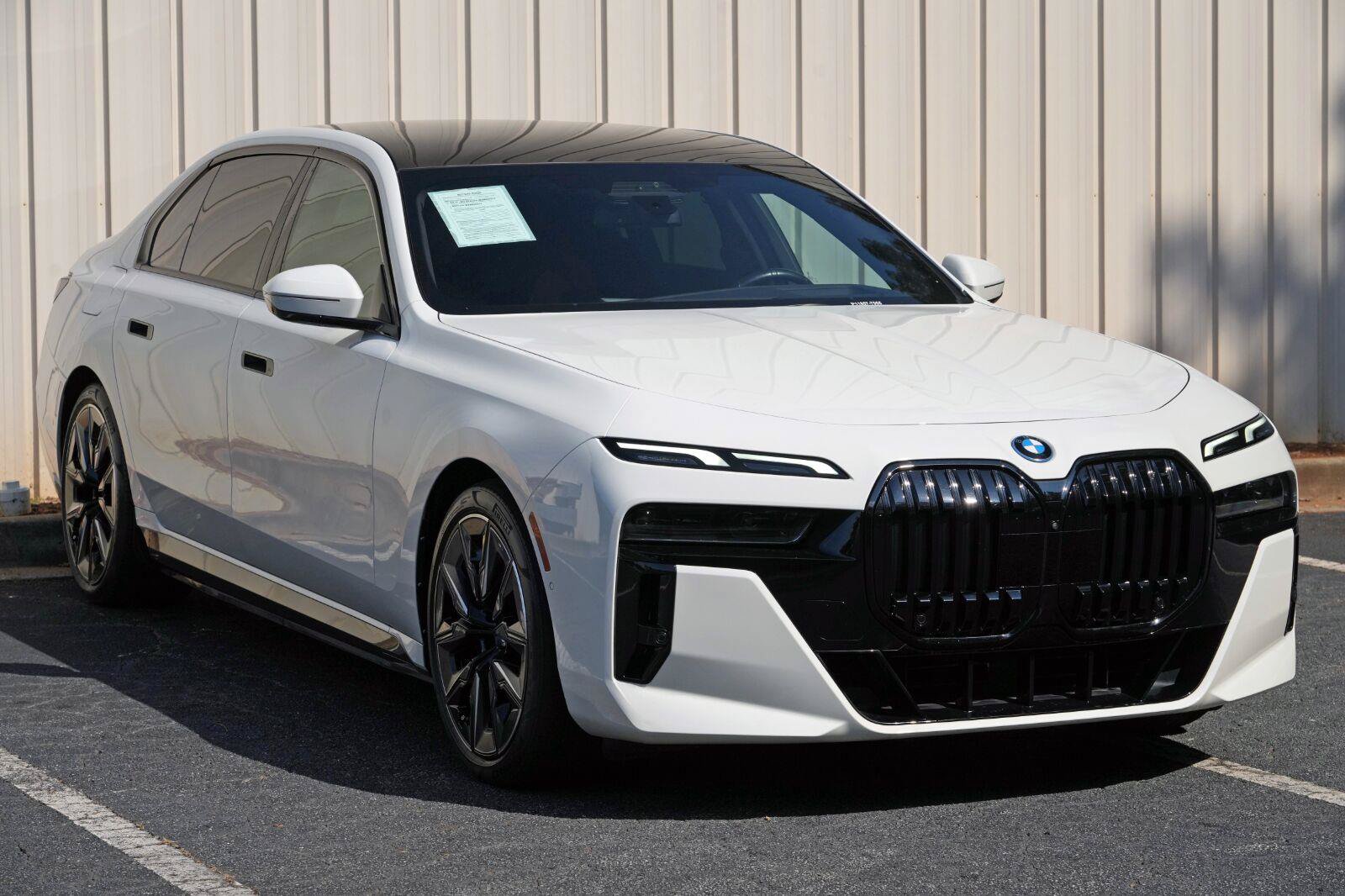 Used 2024 BMW i7 xDrive60 AWD/4WD image 63