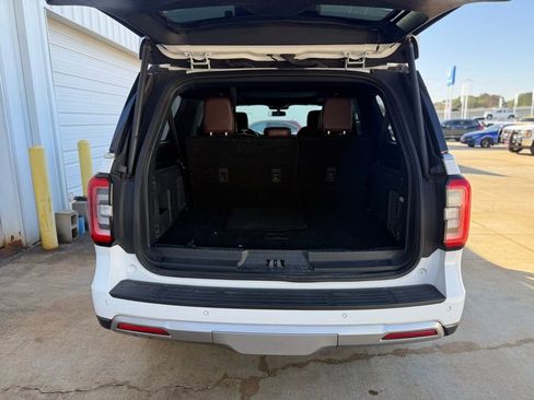 Used 2023 Ford Expedition Max Limited image 13