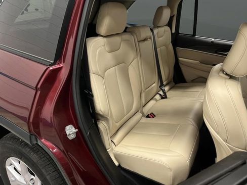 Used 2022 Jeep Grand Cherokee Limited w/ Luxury Tech Group II image 32