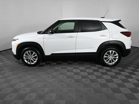 Used 2024 Chevrolet TrailBlazer LS w/ LS Convenience Package image 3