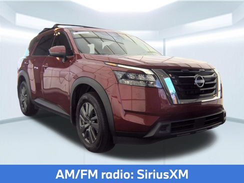 Used 2024 Nissan Pathfinder SV FWD image 5