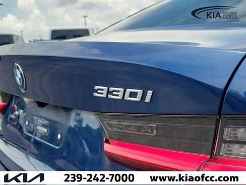 Used 2021 BMW 330i Sedan w/ Convenience Package RWD image 10