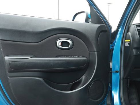 Used 2016 Kia Soul + w/ Designer's Package FWD image 21