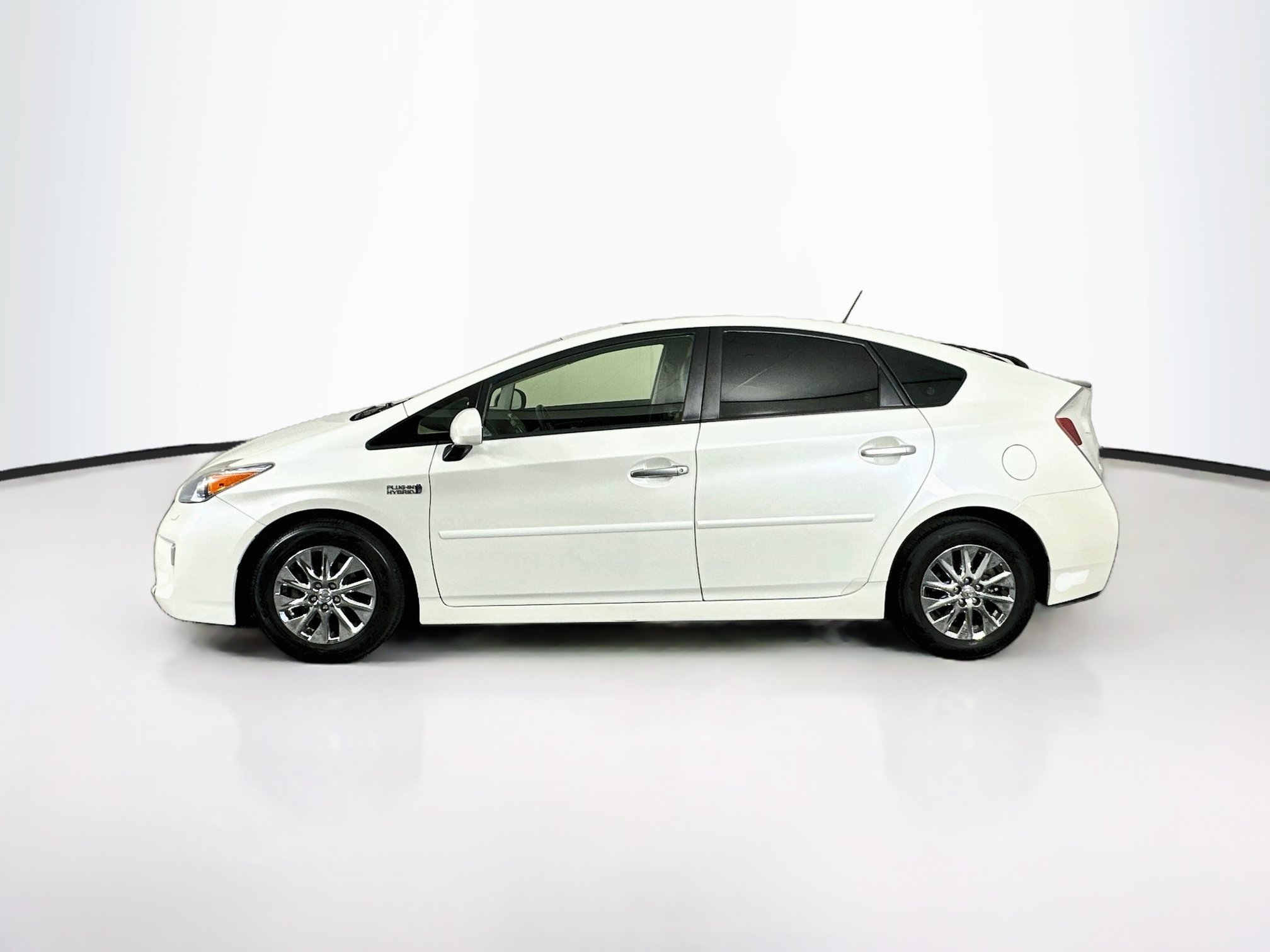 Used 2012 Toyota Prius Prime Advanced FWD image 4